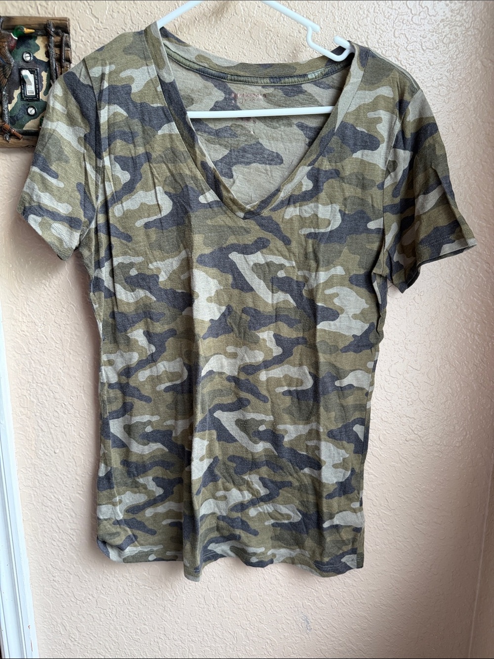 Arizona Jean Company Camo V-Neck Short Sleeve Tee - Olive, Khaki, Black - Picture 8 of 9